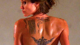 Foto tatuaje de Angelina Jolie Foto tatuaje de Angelina Jolie